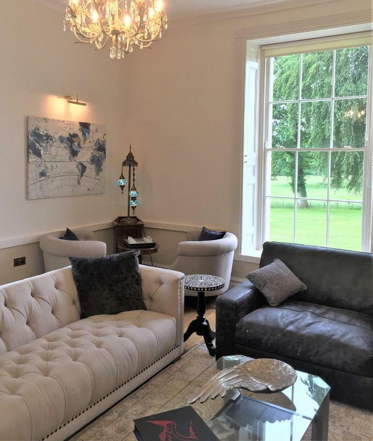 Llwynhelig Manor Bed and Breakfast Llandeilo Exterior foto